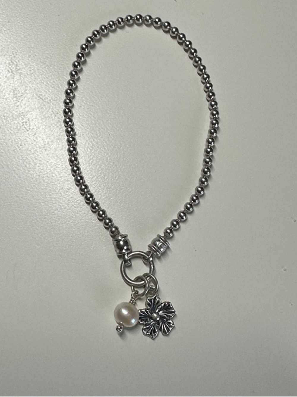 Sterling silver Pearl and Hibiscus Charm Stretch Beaded Bracelet